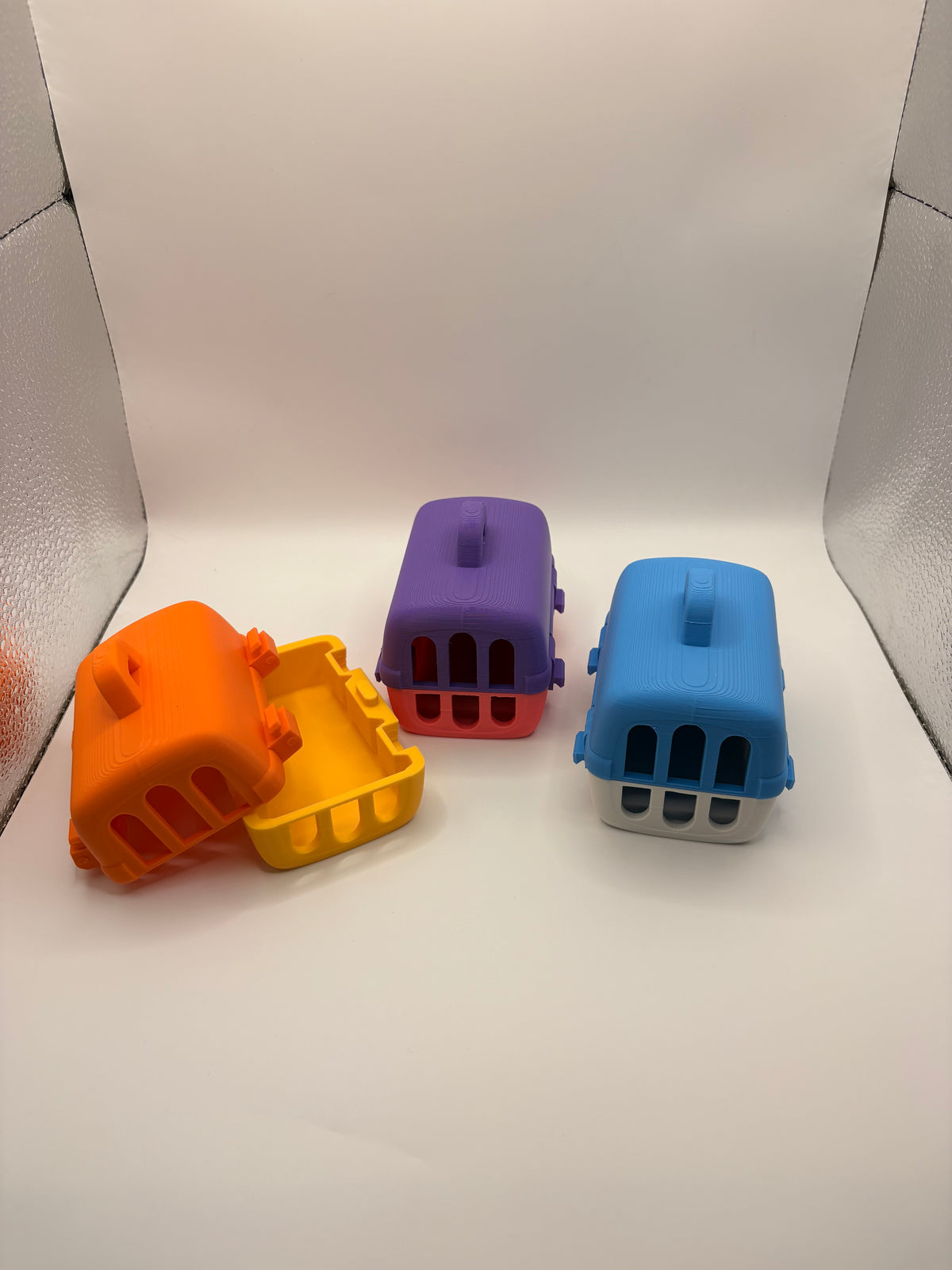 Mini Pet Carrier – Toy Carrier for Small Figures & Pretend Play