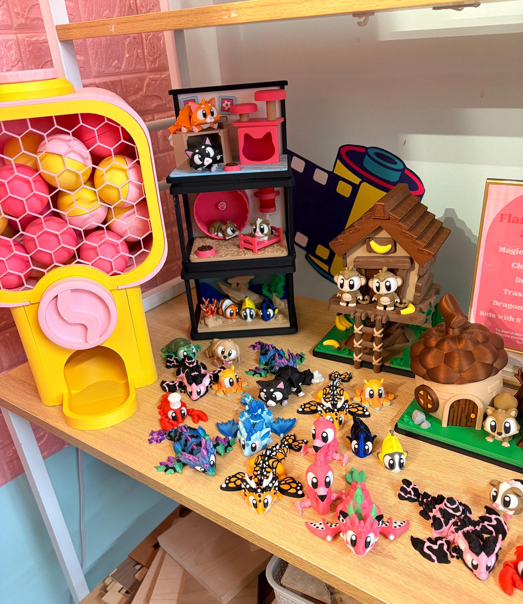 Vending Machine with 20 Capsules | Custom Color Candy Machine | Mini Prize Dispenser | Desk Toy | Fidget Toy | Kids Gift | Capsul