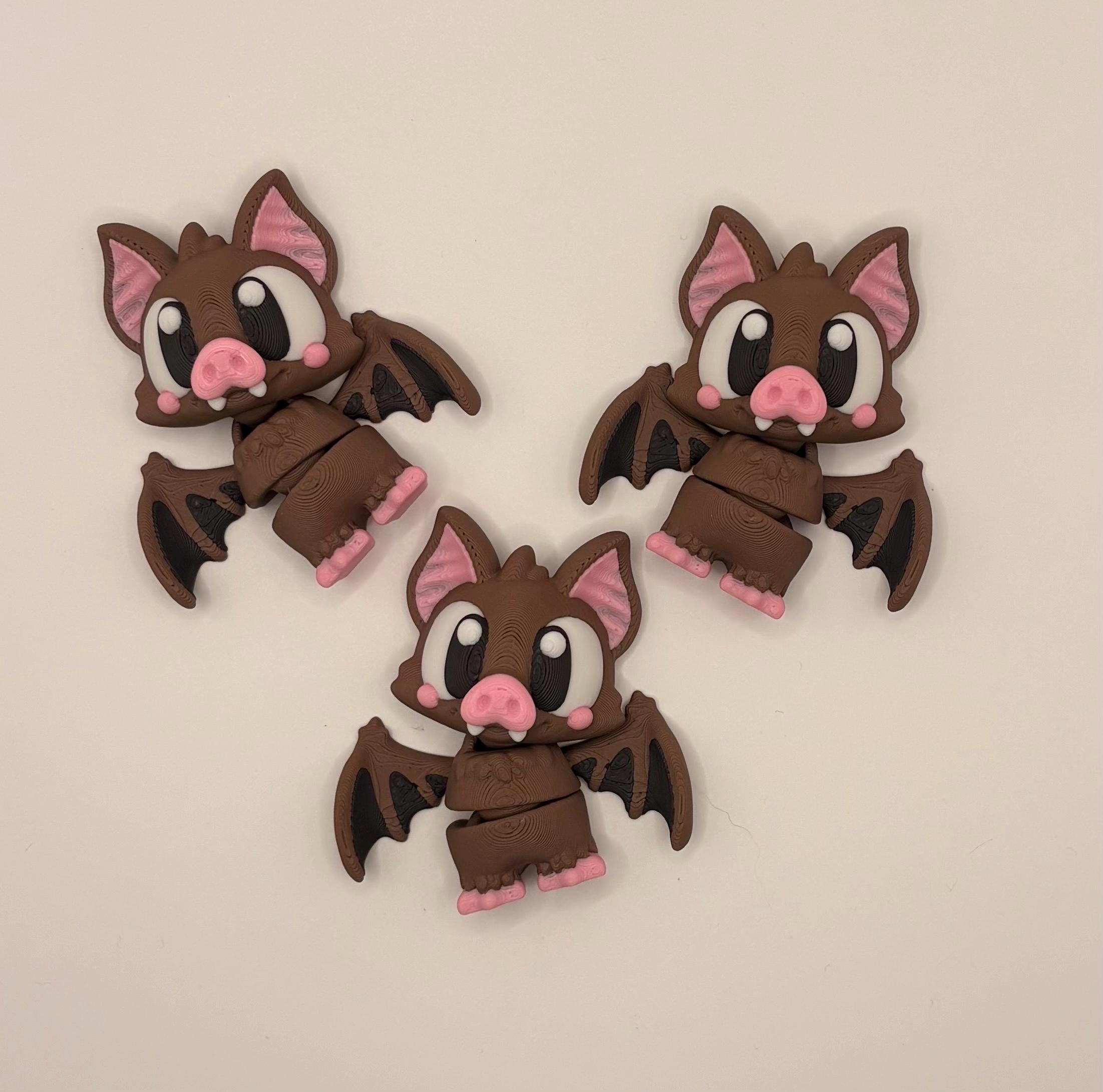 Bat Cave Display – 3D Printed Bat Figurines with Cave Scene | Cute Gothic Decor | Halloween Decor | Desk Shelf Display | Bat Lover Gift