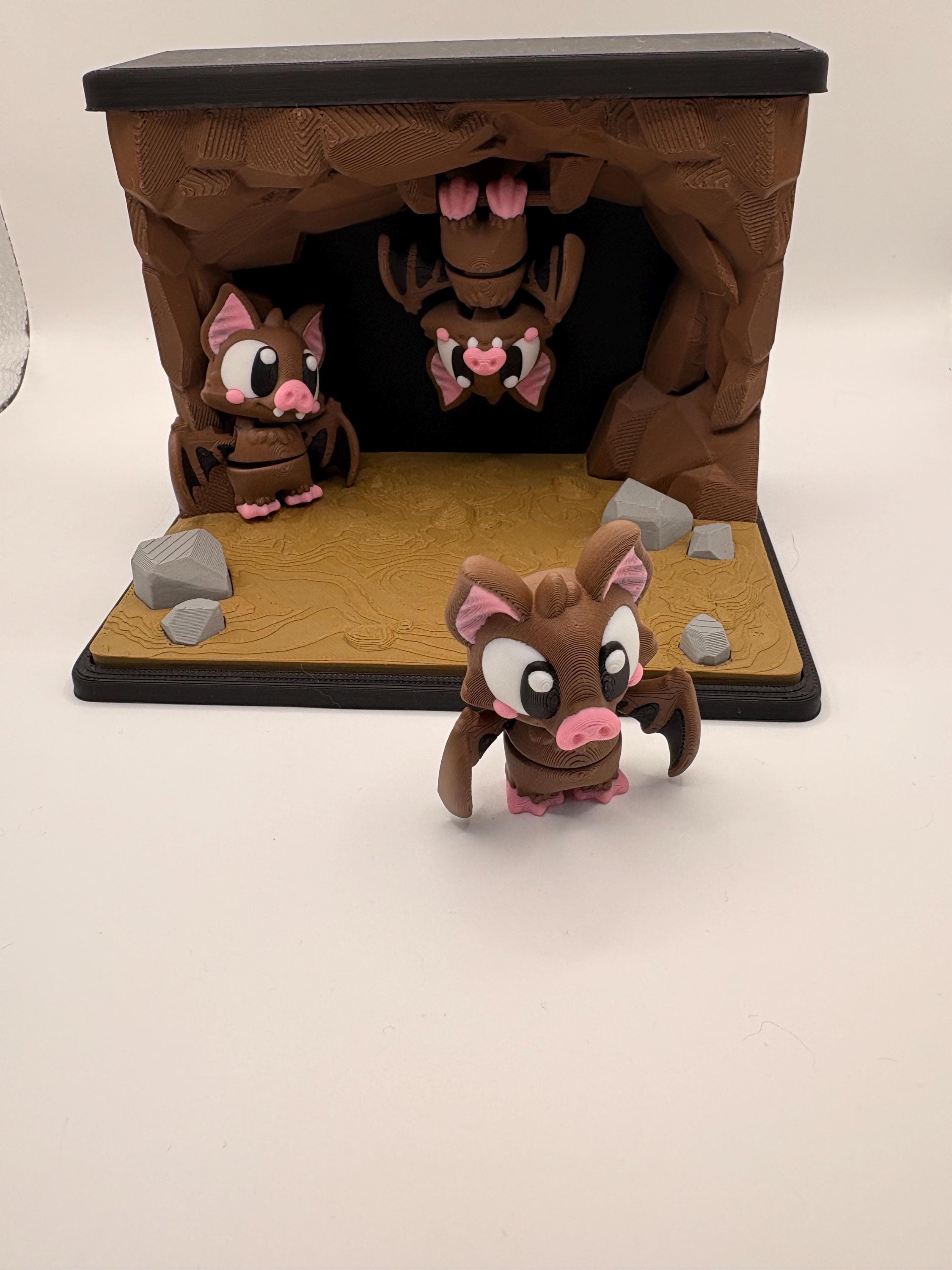 Bat Cave Display – 3D Printed Bat Figurines with Cave Scene | Cute Gothic Decor | Halloween Decor | Desk Shelf Display | Bat Lover Gift