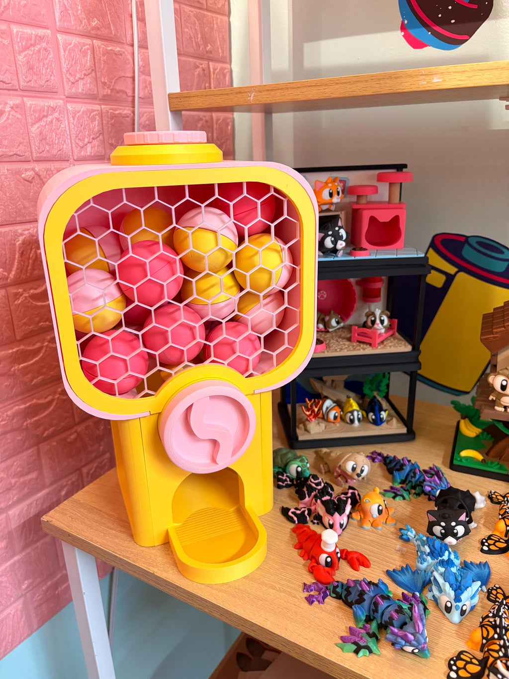 Vending Machine with 20 Capsules | Custom Color Candy Machine | Mini Prize Dispenser | Desk Toy | Fidget Toy | Kids Gift | Capsul